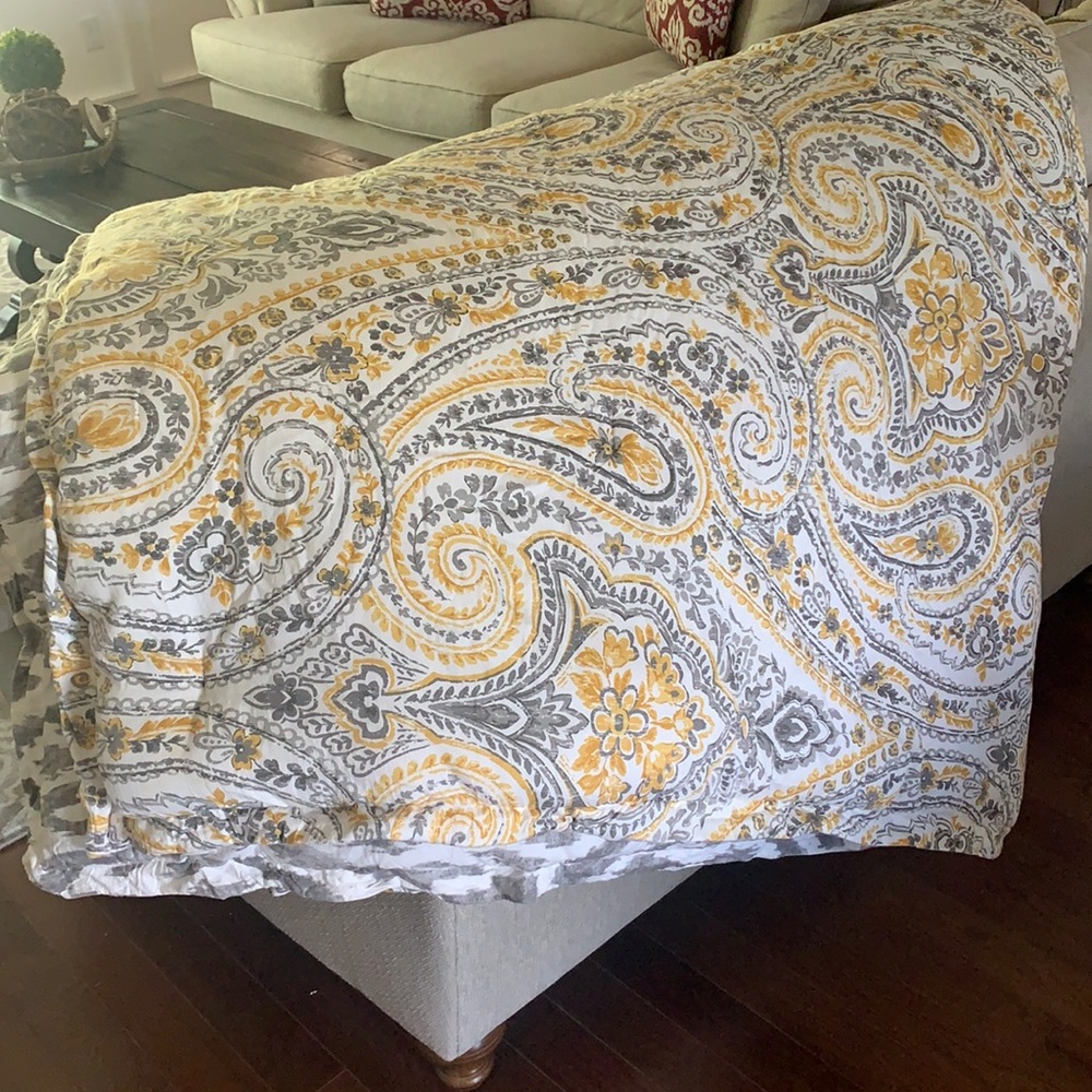 Queen Comforter